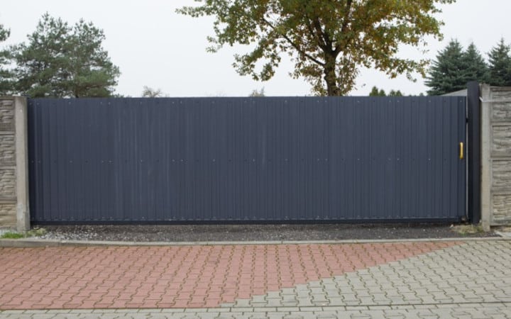 Portail alu coulissant sur mesure