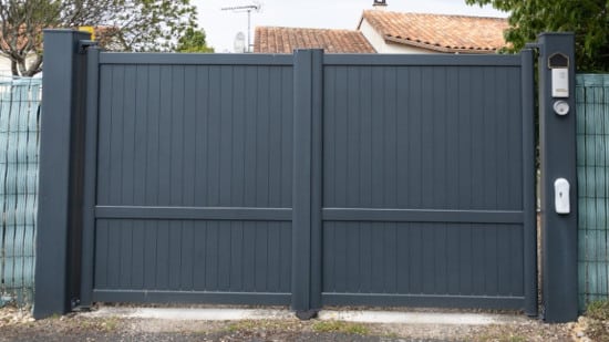 Portail alu sur mesure 2 battants