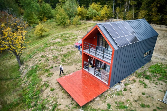 Maison container avec panneaux solaires